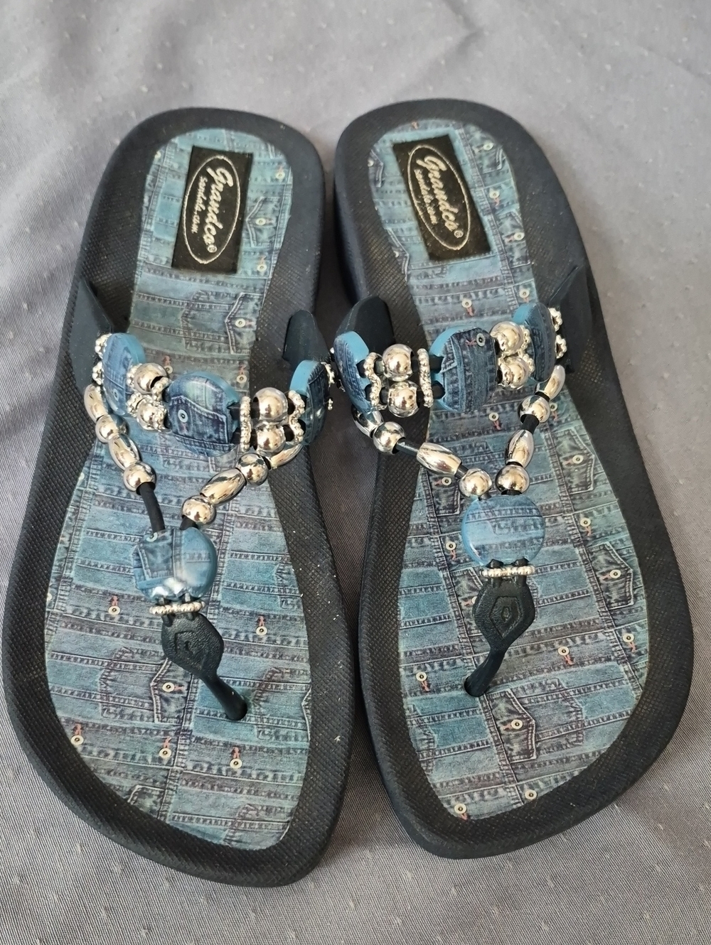Grandco Sandals Womens 9 Denim Patterned Blue Beaded Flip Flops